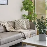 Resort Style Living One Bedroom Apt Olympic Park